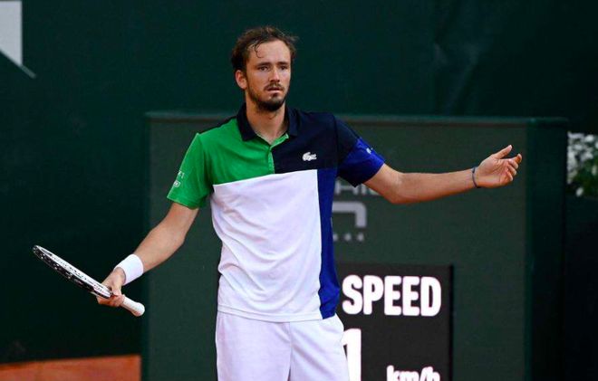 何卓佳：业余时间喜欢“养生”，有了好的身体才能做好事业.